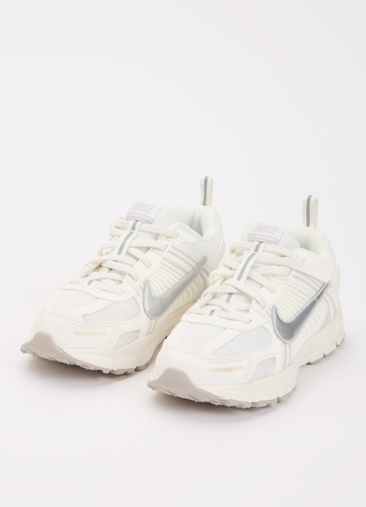 Nike Vomero sneaker met mesh details - voorkant 4 wit