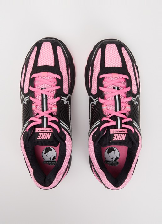 Nike Zoom Vomero 5 sneaker van mesh met logo - detail 4 roze