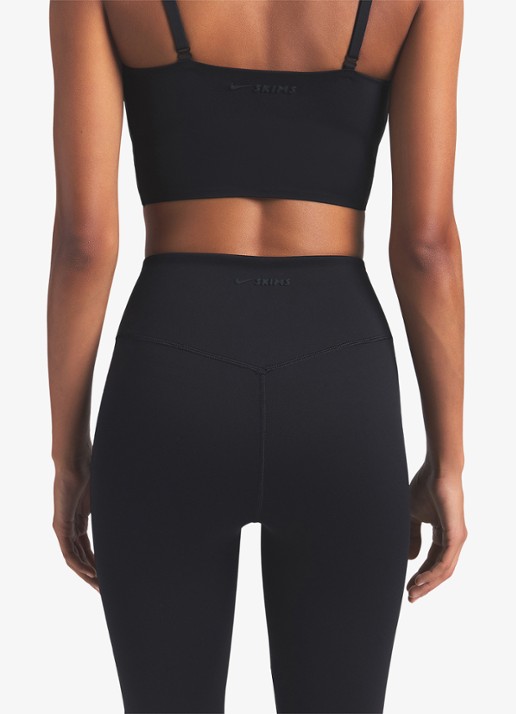 NikeSKIMS Matte high waist flared fit trainingslegging - achterkant zwart