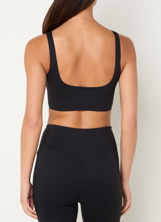 NikeSKIMS Matte sport bh met medium support - achterkant 3 zwart