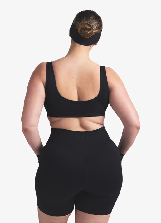 NikeSKIMS Matte sport bh met medium support - achterkant zwart