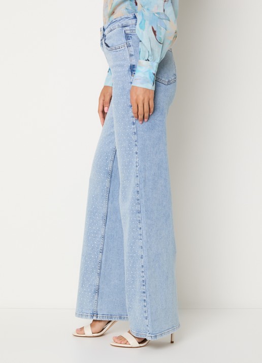 NIKKIE Abigail mid waist straight leg jeans met lichte wassing en strass - detail 4 indigo