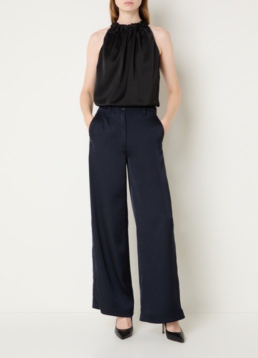 NIKKIE Aivy mouwloze top  met stretch - voorkant 4 zwart