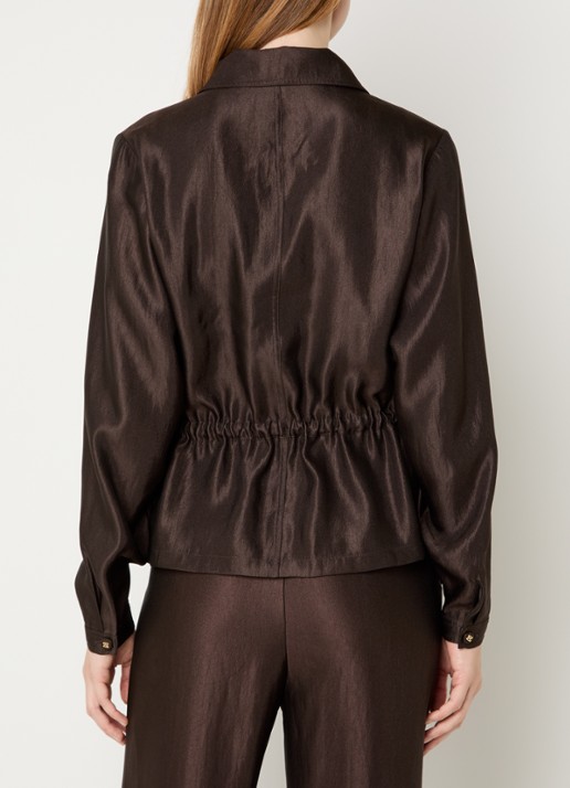NIKKIE Alira blouse met metallic finish - achterkant chocoladebruin