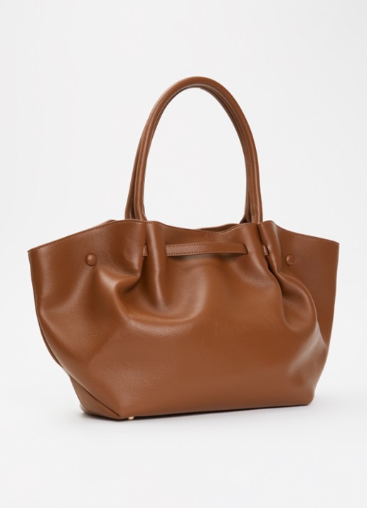 NIKKIE Amara Chunky schoudertas met kettingdetail - achterkant 4 cognac