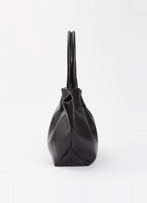 NIKKIE Amara Chunky schoudertas met kettingdetail - detail 3 zwart