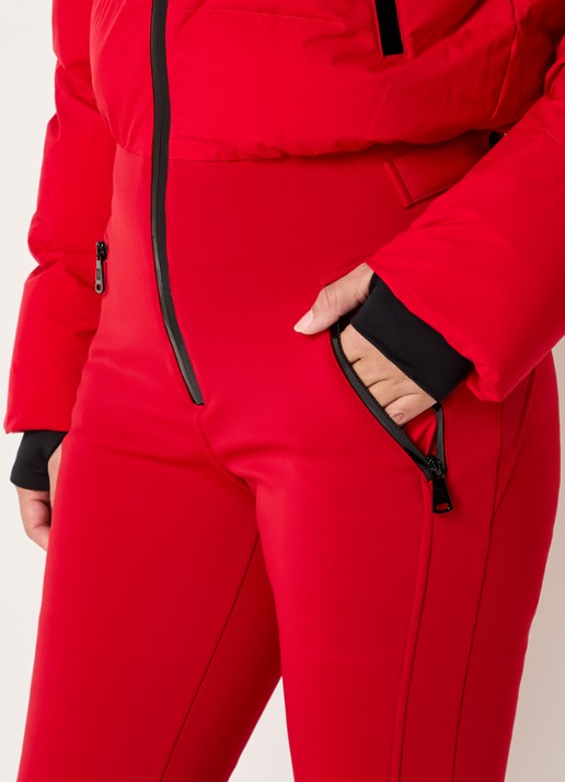 NIKKIE Gemma flared fit skipak met opbergbare capuchon en ritszakken - detail 6 rood