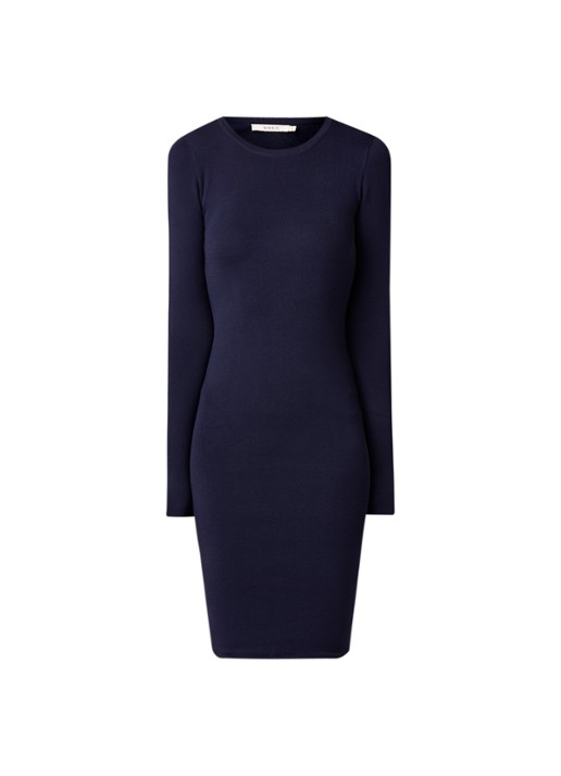 NIKKIE Jolie fijngebreide fitted midi jurk - voorkant donkerblauw