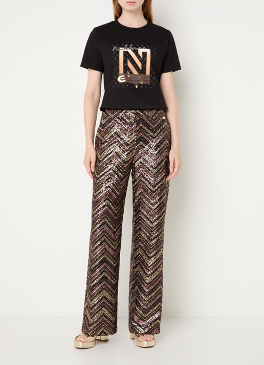 NIKKIE N Chains T-shirt met logo - voorkant 3 zwart