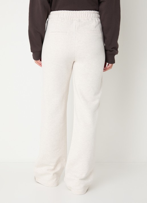 NIKKIE Odessa high waist flared fit joggingbroek met gemêleerd dessin - achterkant 3 creme