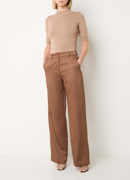 NIKKIE Omahah high waist straight fit broek van satijn - voorkant 4 hazelnootbruin
