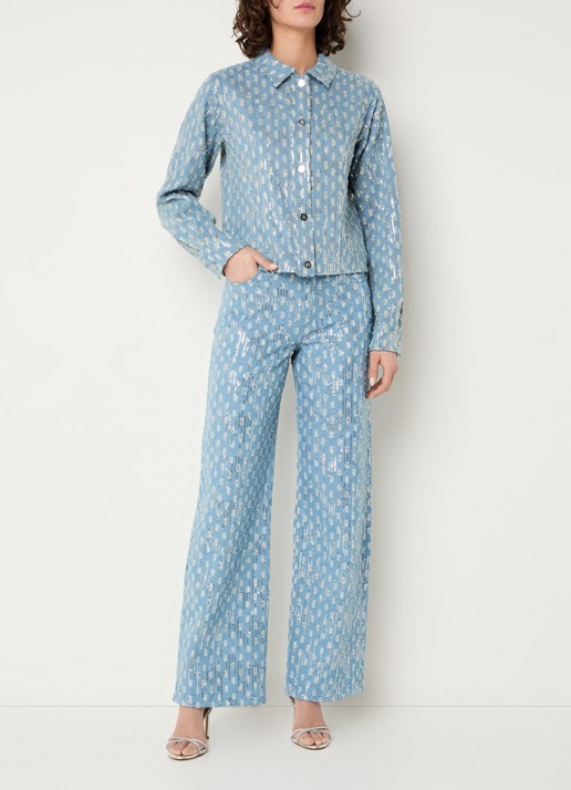 NIKKIE Pools blouse van denim met pailletten - voorkant 3 lichtblauw