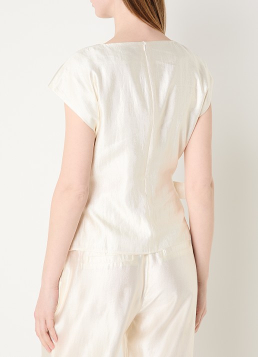 NIKKIE Porlamar top met metallic finish en strikdetail - achterkant 4 creme
