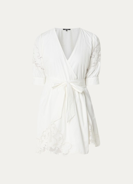 NIKKIE Rabano mini wikkeljurk met broderie - voorkant 3 wit