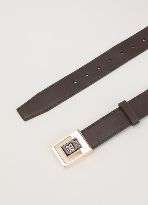 NIKKIE Rafiza riem van leer met logo  - detail 2 chocoladebruin