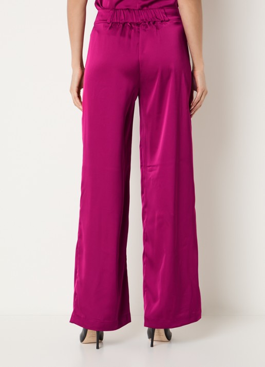 NIKKIE Ribe high waist wide fit pantalon van satijn met steekzakken - achterkant paars