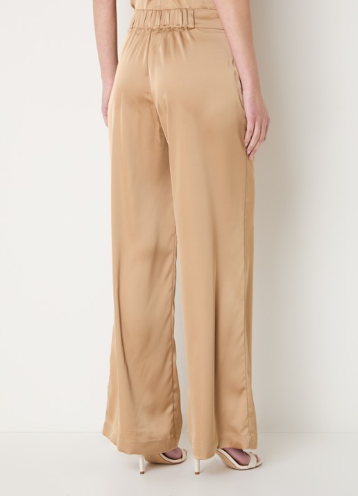 NIKKIE Ribe high waist wide fit pantalon van satijn met steekzakken - achterkant 2 camel