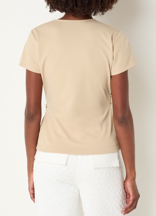 NIKKIE Rimini top met V-hals - achterkant 2 creme