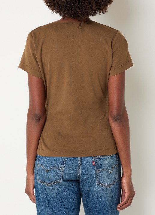 NIKKIE Rimini top met V-hals - achterkant 4 cognac