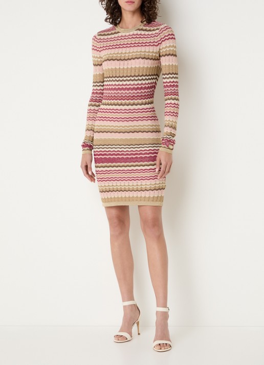 NIKKIE Rio midi jurk met metallic finish - voorkant 2 bordeauxrood
