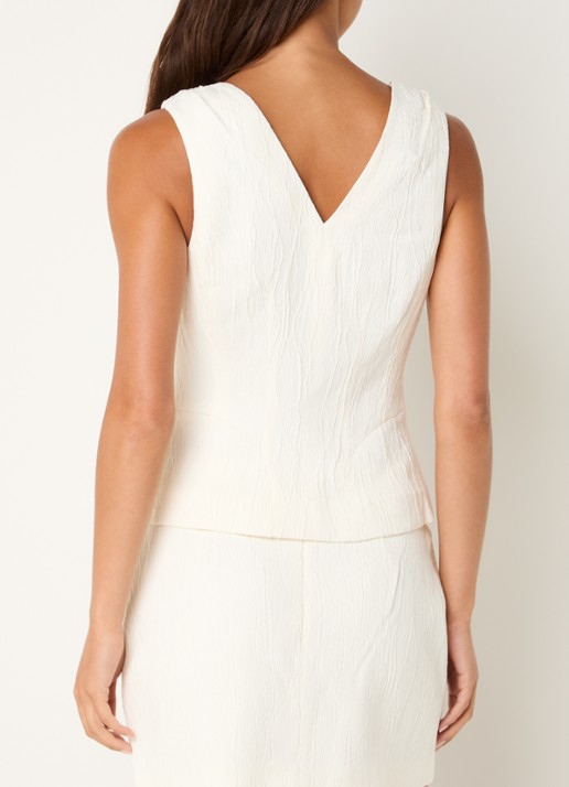 NIKKIE Roseville gilet met V-hals - achterkant 4 gebroken wit