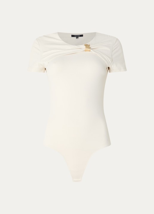NIKKIE Rubio body top met gedrapeerd detail - voorkant 2 creme