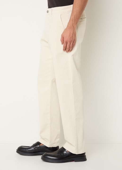 NN.07 Aden straight fit chino met steekzakken - detail 3 creme
