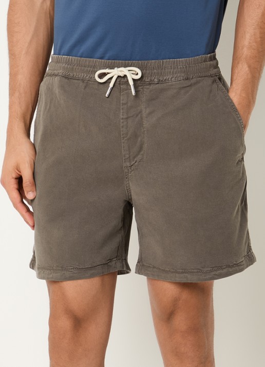 NN.07 Gregor straight fit korte broek met steekzakken