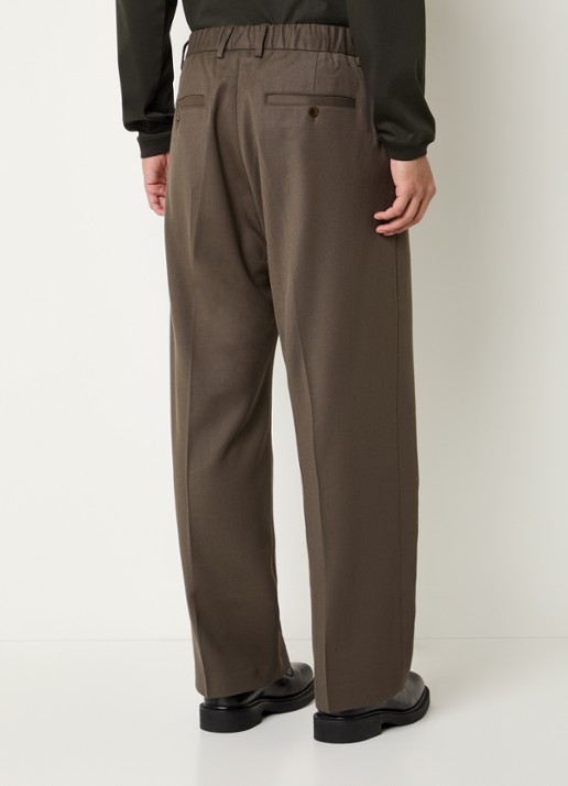 NN.07 Kay straight fit pantalon in wolblend met steekzakken - achterkant 3 khaki