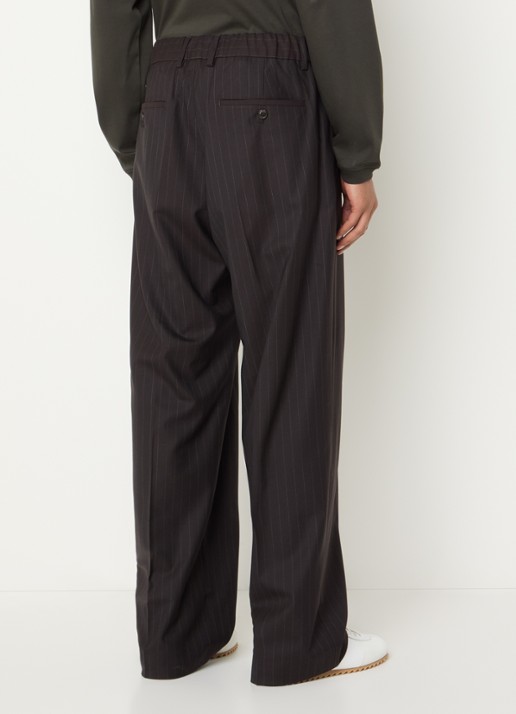 NN.07 Kay wide fit pantalon met steekzakken - achterkant 5 donkerbruin