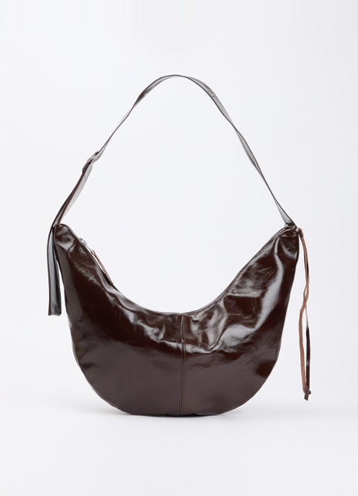 Nona Banana XL crossbodytas van lakleer met verstelbare schouderriem