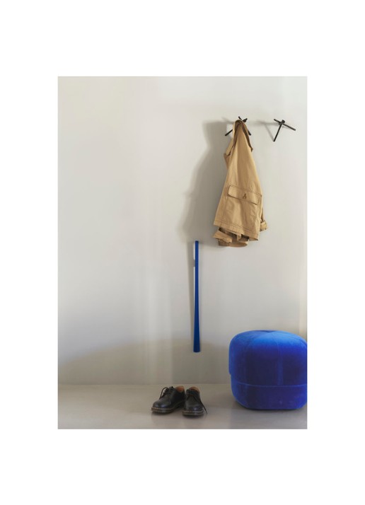 Normann Copenhagen Schoenlepel met haak 72 cm - voorkant 2 blauw