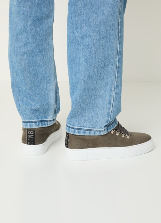 Nubikk Jagger Classic II sneaker van nubuck - voorkant 3 middengrijs