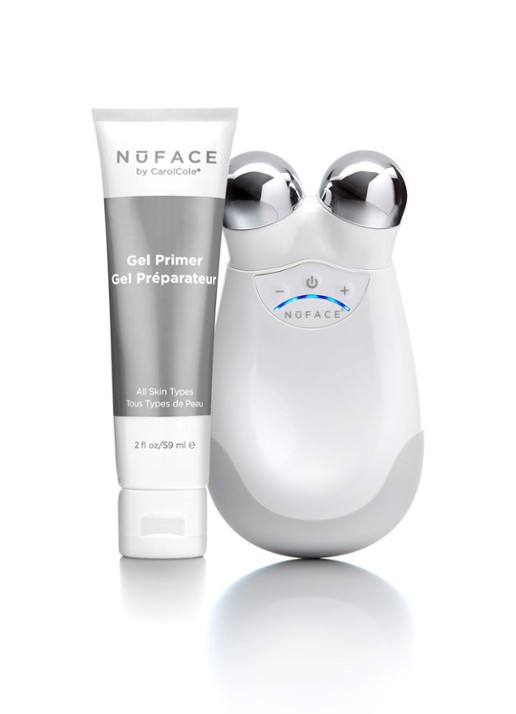 NuFACE Trinity Gift Set The Wrinkle Reducer - gezichtstool verzorgingsset - voorkant undefined