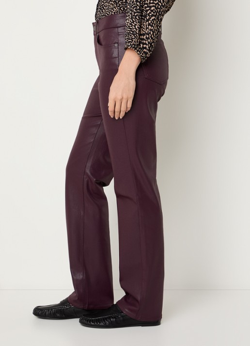 NYDJ Marilyn mid waist straight leg jeans met gekleurde wassing - detail 5 aubergine