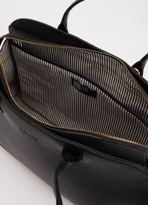 O My Bag Alma schoudertas van leer met 16 inch laptopvak  - detail 2 zwart