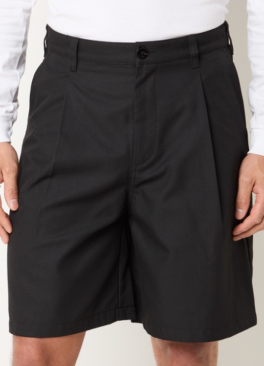Obey Dean wide fit korte broek met persplooi en steekzakken