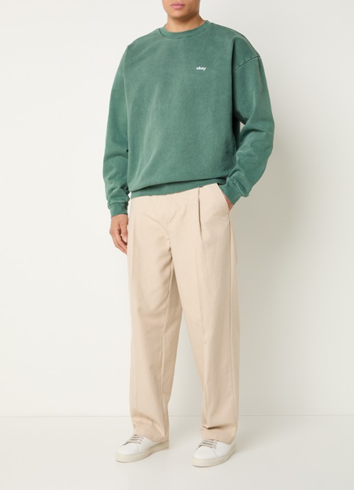 Obey Lowercase sweater met logoborduring - voorkant 2 groen