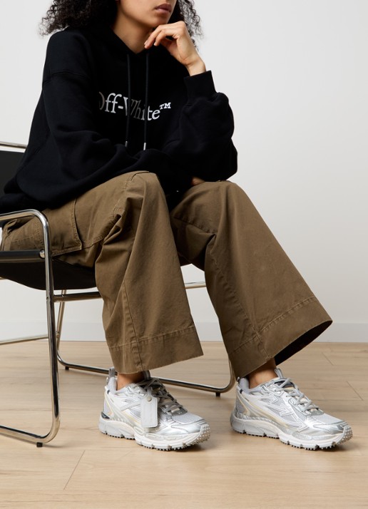 Off-White Be Right Back sneaker met mesh details - voorkant 2 zilver