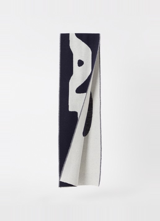 OLAF Logo sjaal in wolblend met ingebreid patroon 200 x 30 cm - voorkant 3 donkerblauw