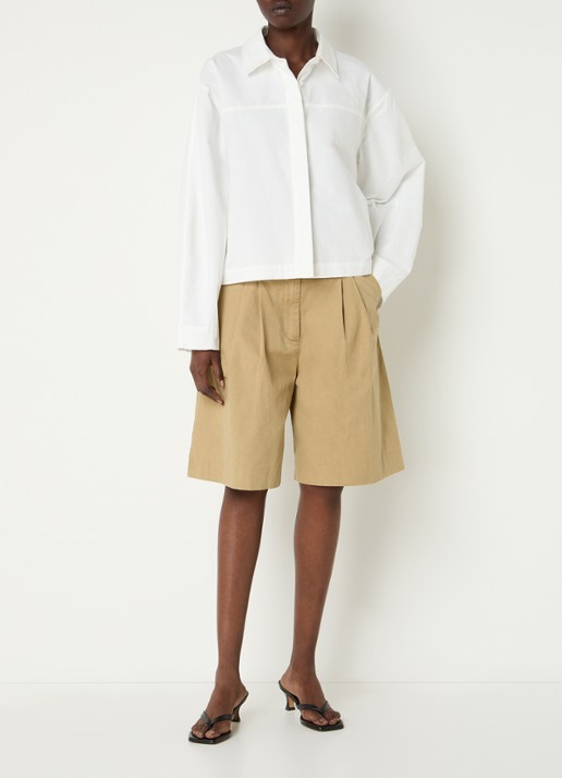 OLAF Low waist wide fit korte broek met paspelzak - voorkant 4 beige