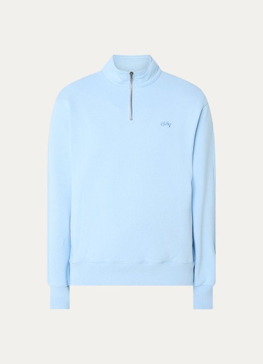 OLAF Sweater met halve rits en logo - voorkant 2 lichtblauw