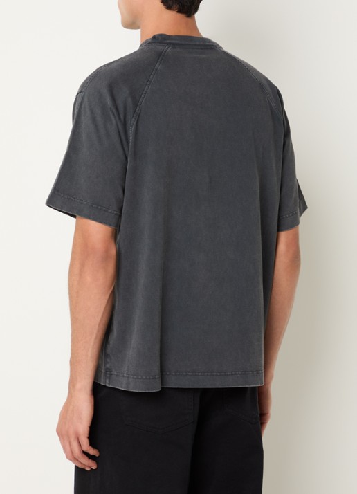 OLAF T-shirt met verwassen afwerking en logo - achterkant antraciet