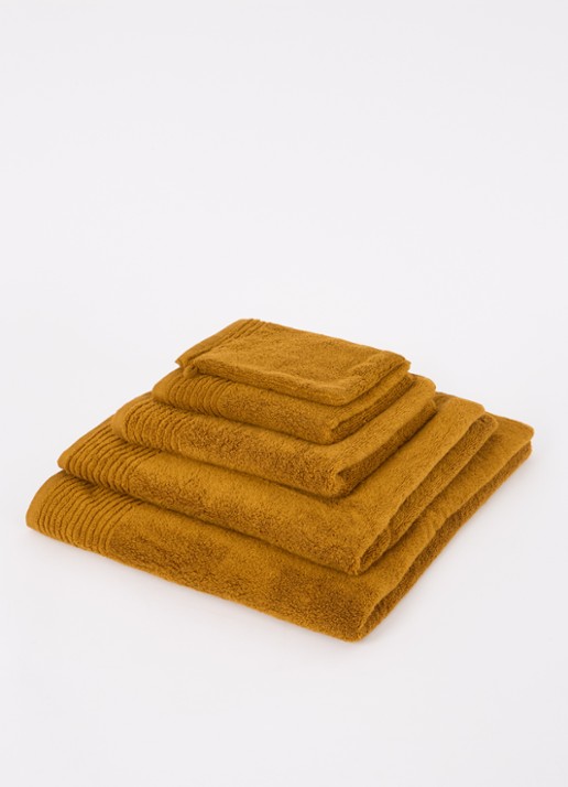 Olivier Desforges Alizee badlaken van katoen 450 gr/m2 - 70 x 140 cm - voorkant 3 mosterd
