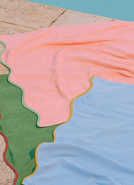 Olivier Desforges Hyères strandlaken - 350 gr/m2 - 100 x 170 cm - voorkant 2 blauw