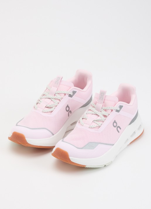 On Cloudnova Youth sneaker met details van mesh - voorkant 3 roze