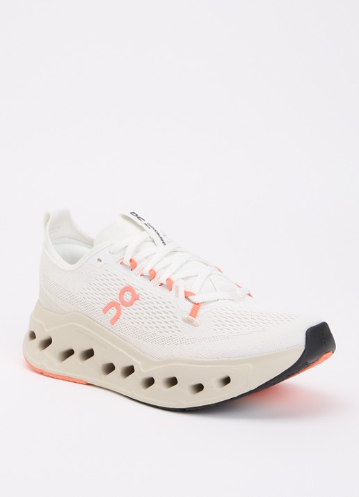 On Cloudsurfer Max sneaker met gebreid bovenwerk - voorkant 4 creme