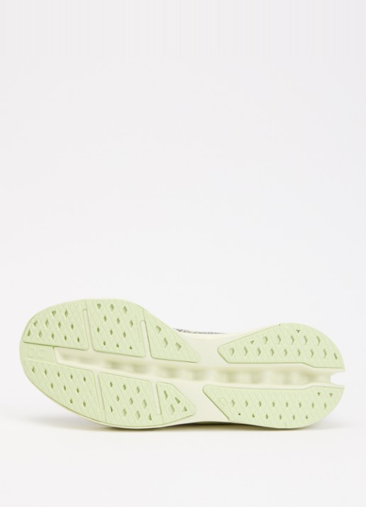 On Cloudsurfer Max sneaker van mesh met logo - detail 5 bronsgroen