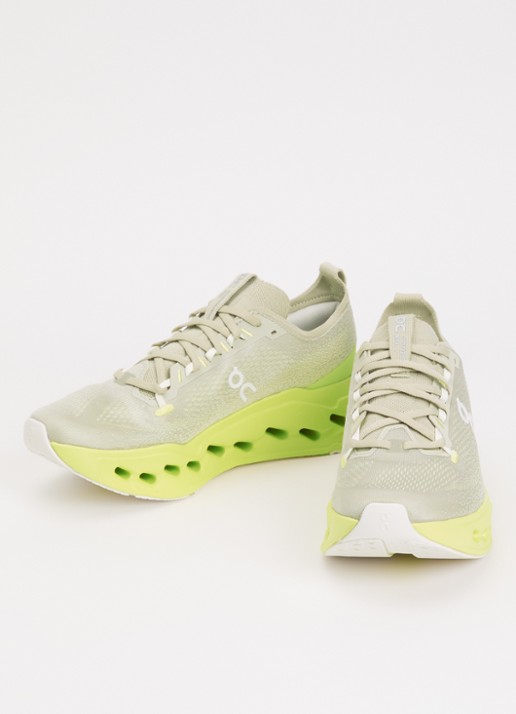 On Cloudsurfer Max sneaker van mesh met logo - detail 2 neongeel