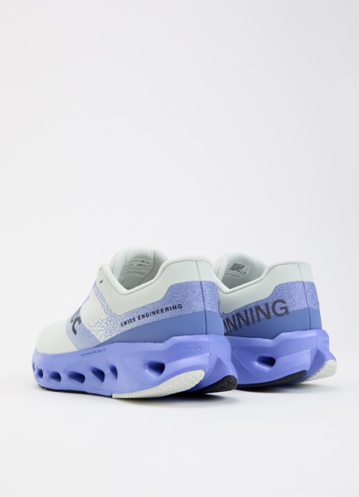 On Cloudsurfer Youth sneaker met gebreid bovenwerk - achterkant 4 violet